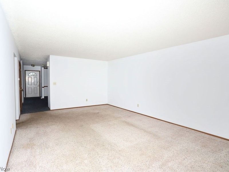 810 Southwestern Run, Unit 15, Poland, OH 44514 Photo 7