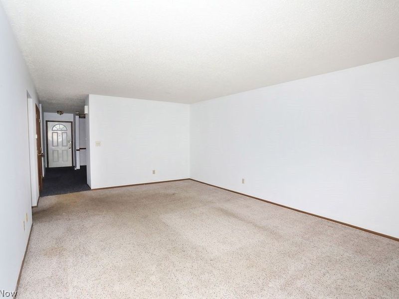 810 Southwestern Run, Unit 15, Poland, OH 44514 Photo 8
