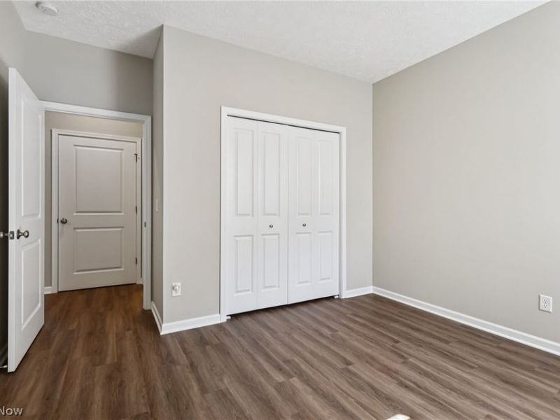 215 Silver Spring Circle , Elyria, OH 44035 Photo 18