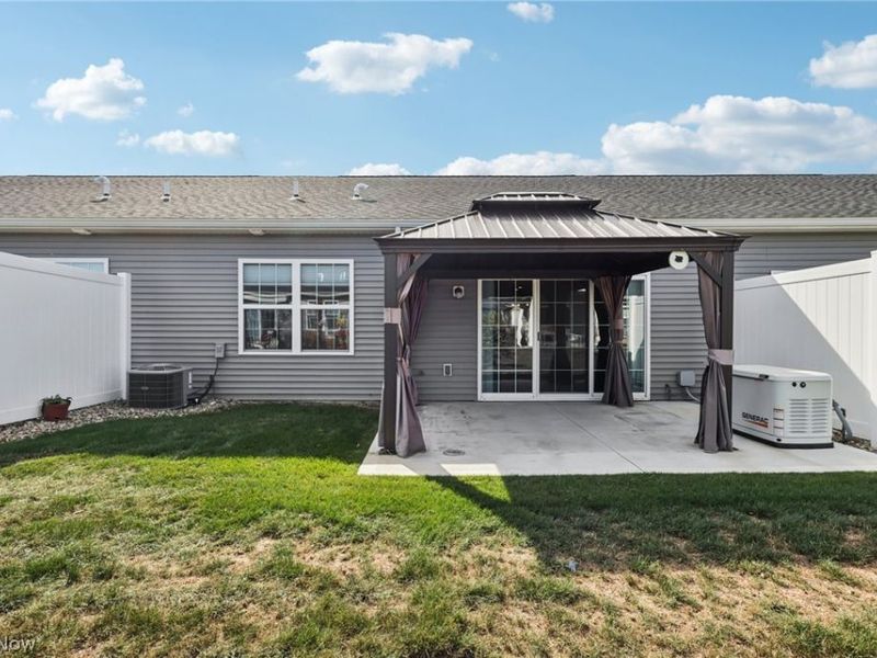215 Silver Spring Circle , Elyria, OH 44035 Photo 24