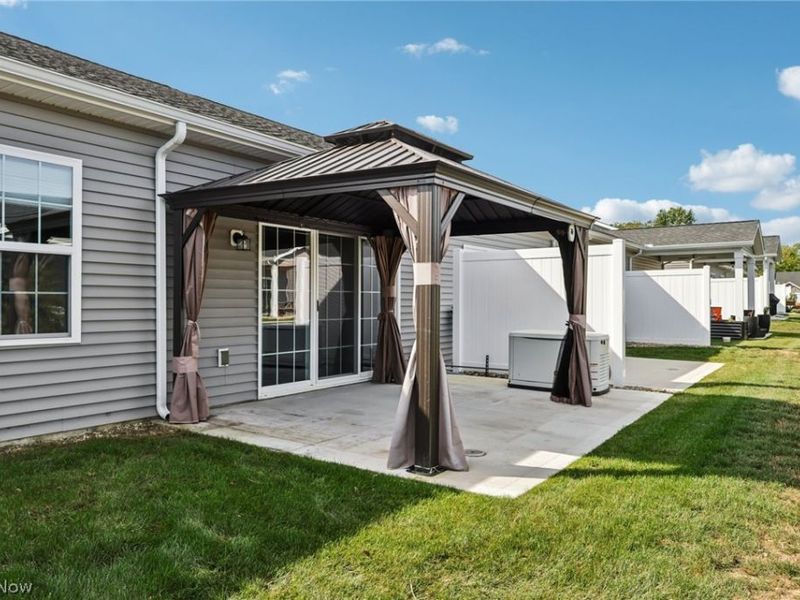 215 Silver Spring Circle , Elyria, OH 44035 Photo 25