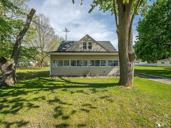 903 W Russell Road, Tecumseh, MI 49286