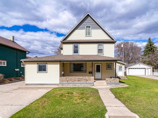 109 E 8th Street , Crookston, MN 56716