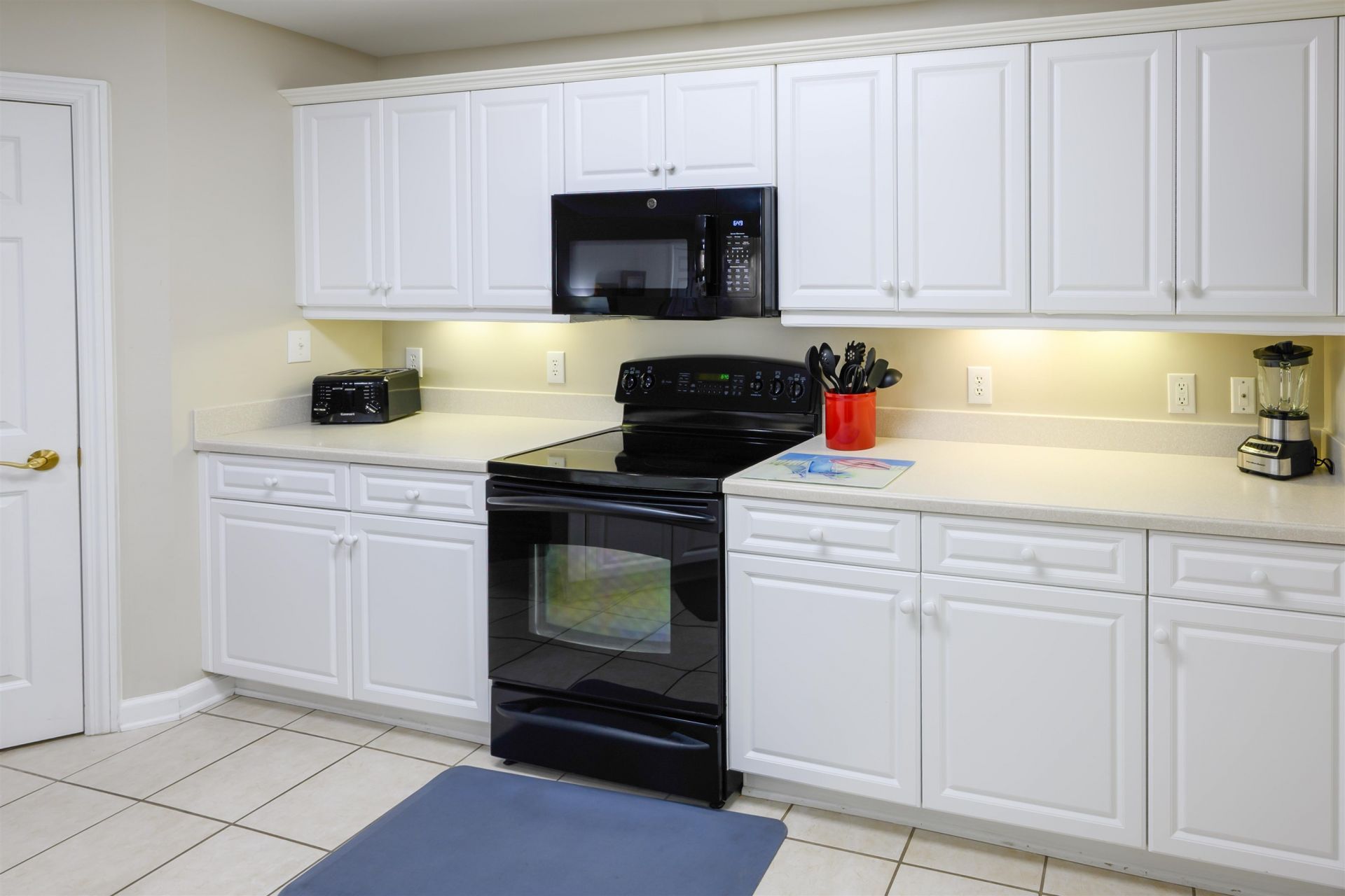 8500 Margate Circle Photo 9