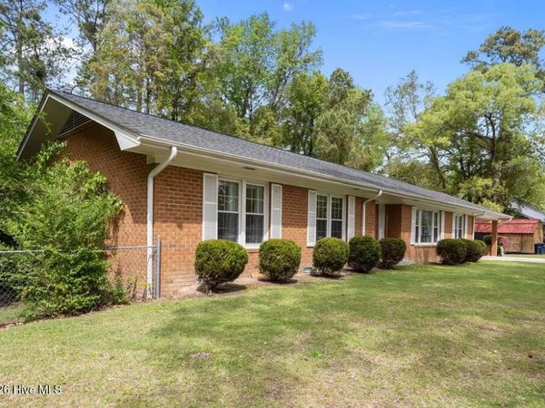 2213 Colony Plaza, Jacksonville, NC 28546