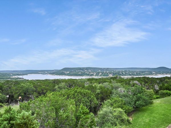17800 Edgewood WAY, Unit 301, Jonestown, TX 78645