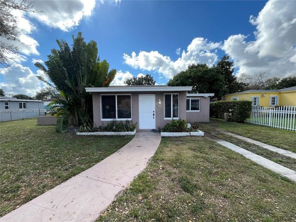 1742 NW 81st St , Miami, FL 33147