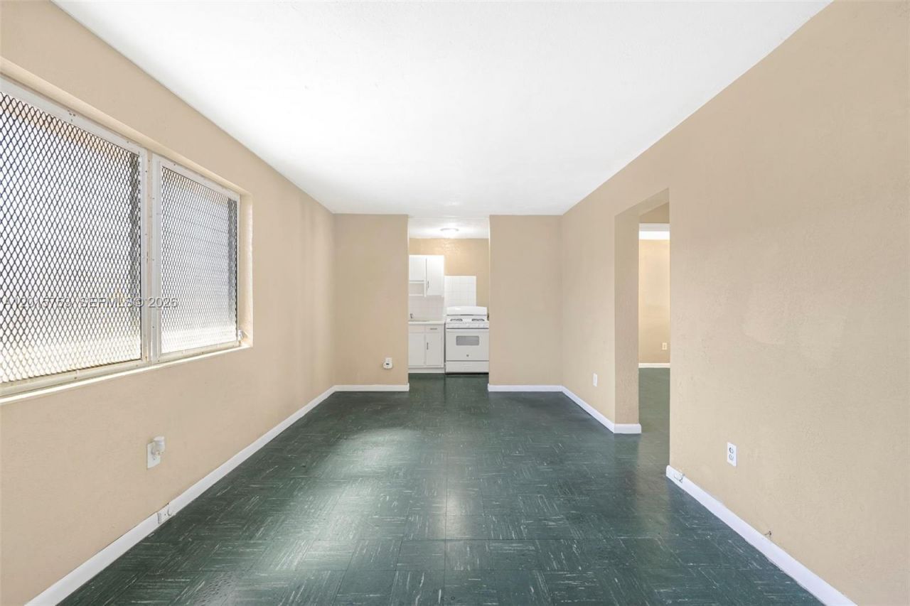 126 SW 18th Ave , Unit 11, Miami, FL 33135 Photo