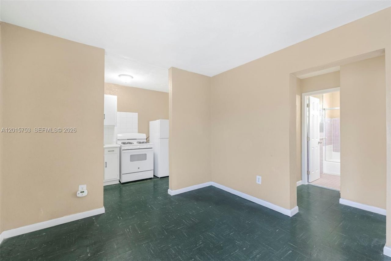 126 SW 18th Ave , Unit 11, Miami, FL 33135 Photo