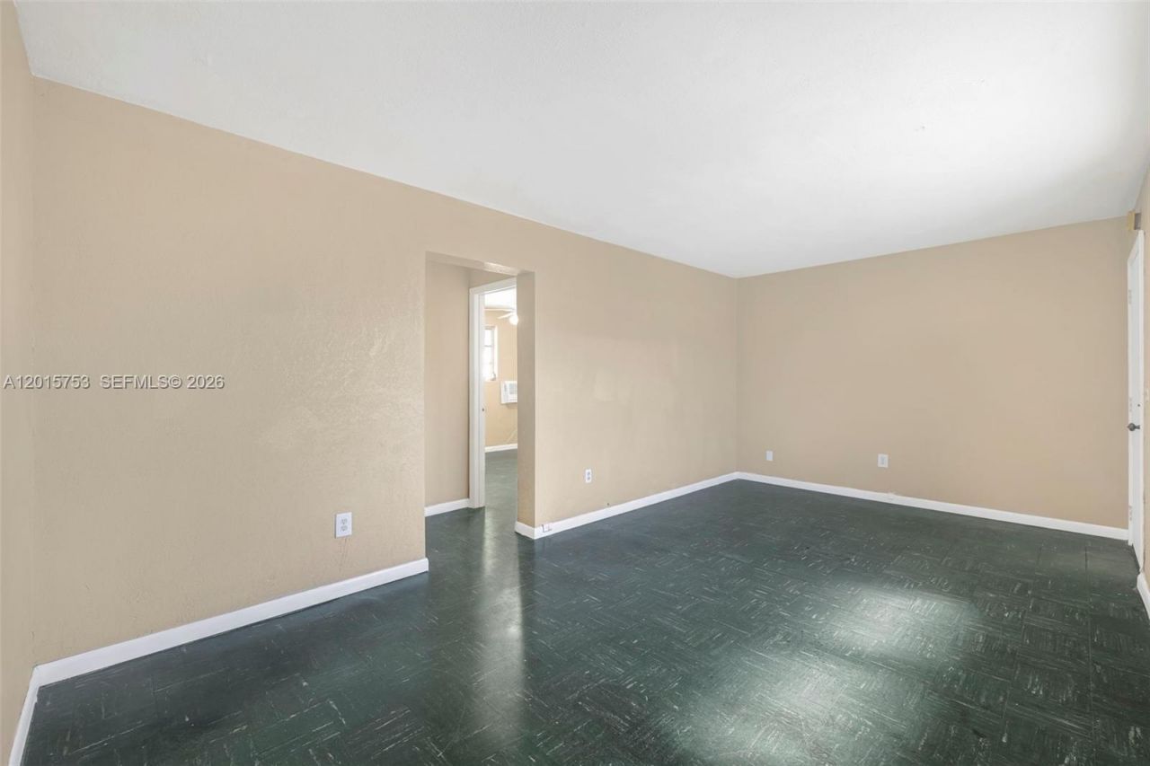 126 SW 18th Ave , Unit 11, Miami, FL 33135 Photo