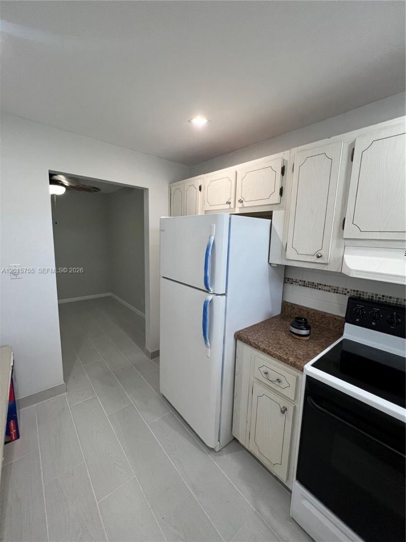 501 Blue Heron Dr, Unit 112-A, Hallandale Beach, FL 33009 Photo