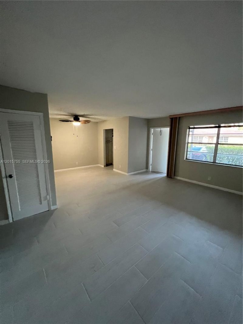 501 Blue Heron Dr, Unit 112-A, Hallandale Beach, FL 33009 Photo
