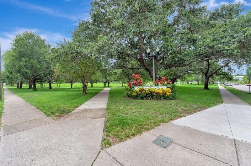 828 22nd Avenue N, Unit 1/2, Saint Petersburg, FL 33704 Photo