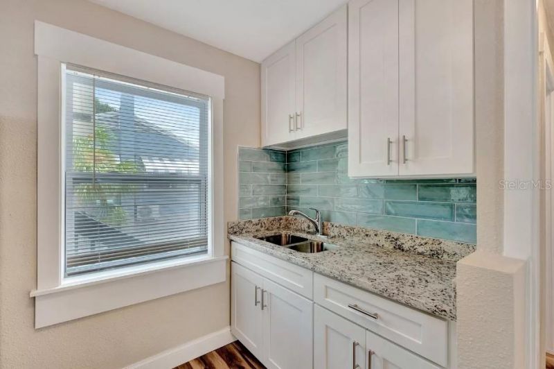 828 22nd Avenue N, Unit 1/2, Saint Petersburg, FL 33704 Photo