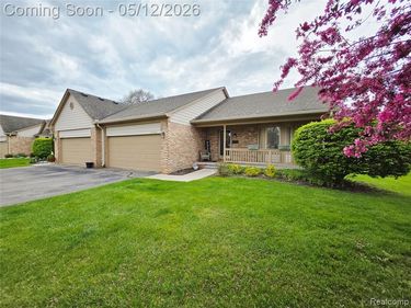 31897 John Michael Circle, Warren, MI 48093