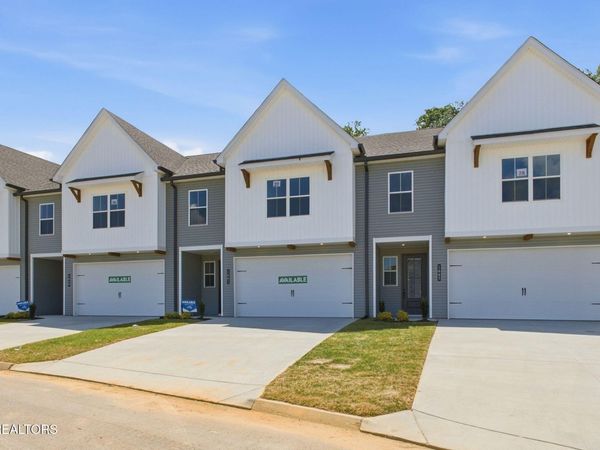 1661 Lateglow Way, Knoxville, TN 37931