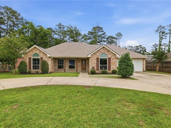 30184 PINE OAK Drive, Albany, LA 70711