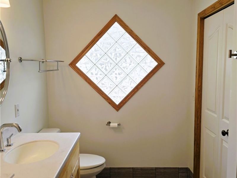 15672 Roxboro Drive , Middleburg Heights, OH 44130 Photo 13