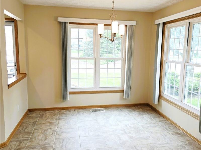 15672 Roxboro Drive , Middleburg Heights, OH 44130 Photo 4