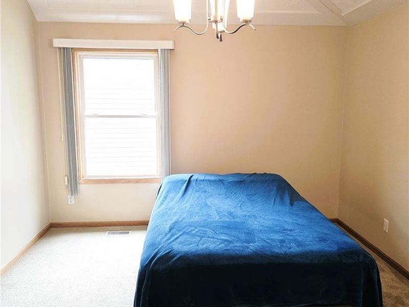 15672 Roxboro Drive , Middleburg Heights, OH 44130 Photo 8