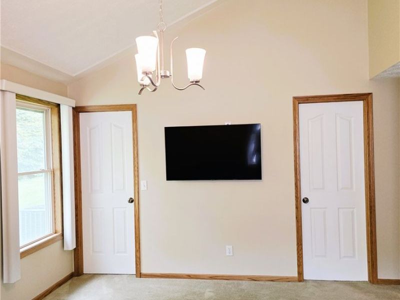 15672 Roxboro Drive , Middleburg Heights, OH 44130 Photo 9