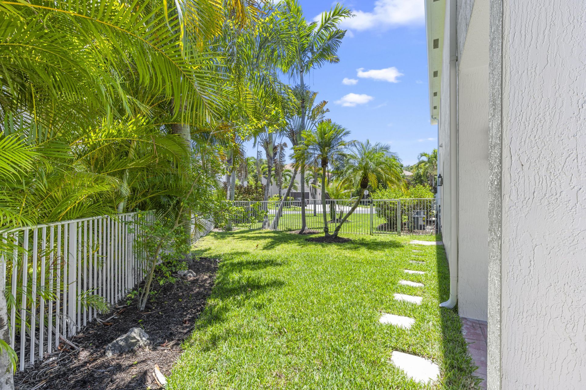 1324 Beacon Circle, Wellington, FL 33414 Photo