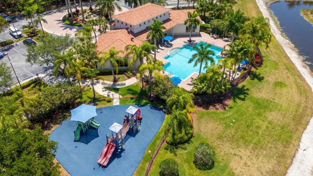 1324 Beacon Circle, Wellington, FL 33414 Photo