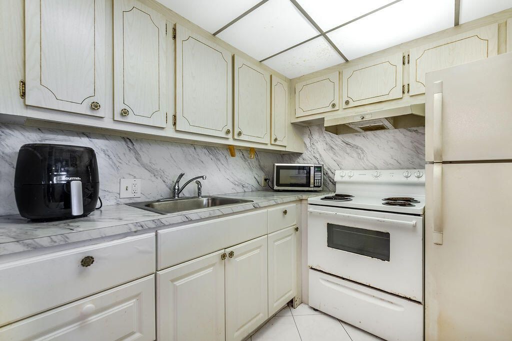 301 Preston H, Unit 301, Boca Raton, FL 33434 Photo
