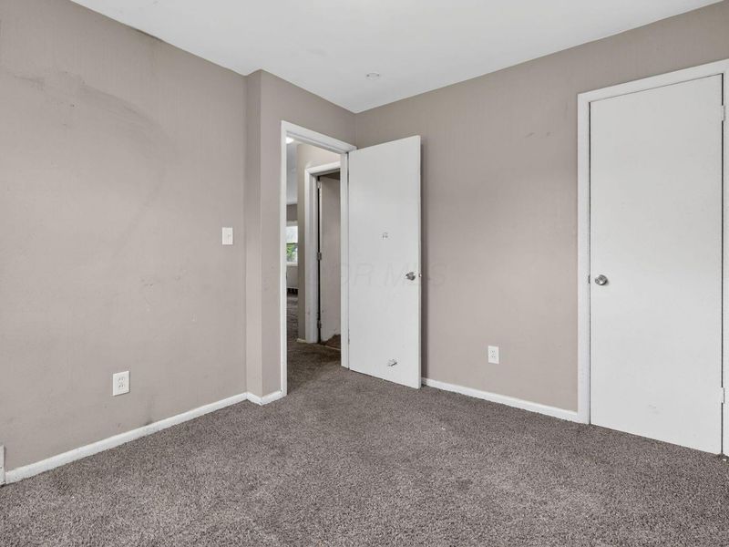 679 Savannah Drive , Columbus, OH 43228 Photo 10