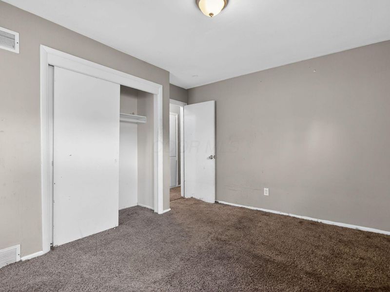679 Savannah Drive , Columbus, OH 43228 Photo 11