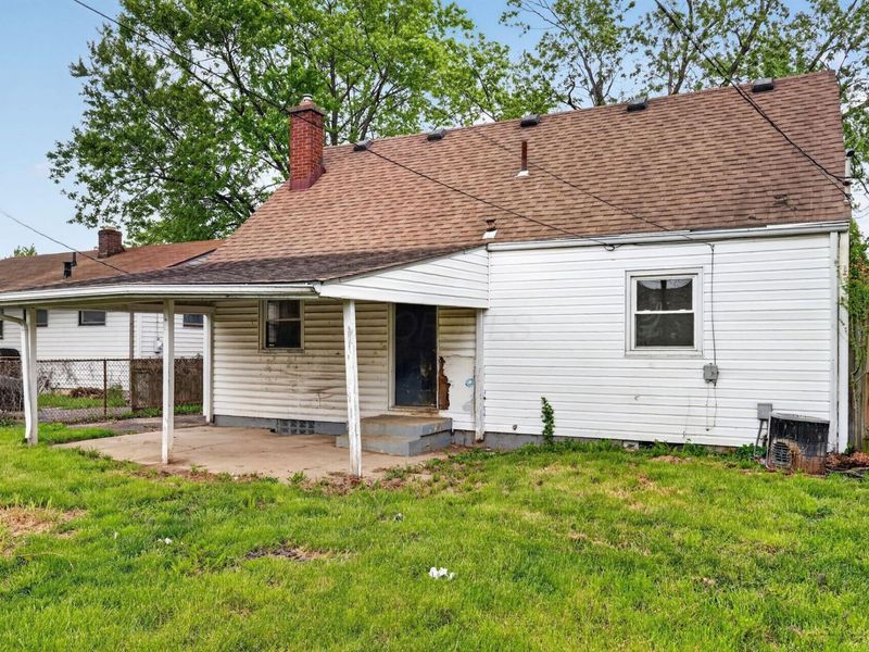 679 Savannah Drive , Columbus, OH 43228 Photo 4