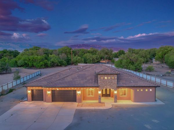 1202 Gabaldon Road NW, Albuquerque, NM 87104