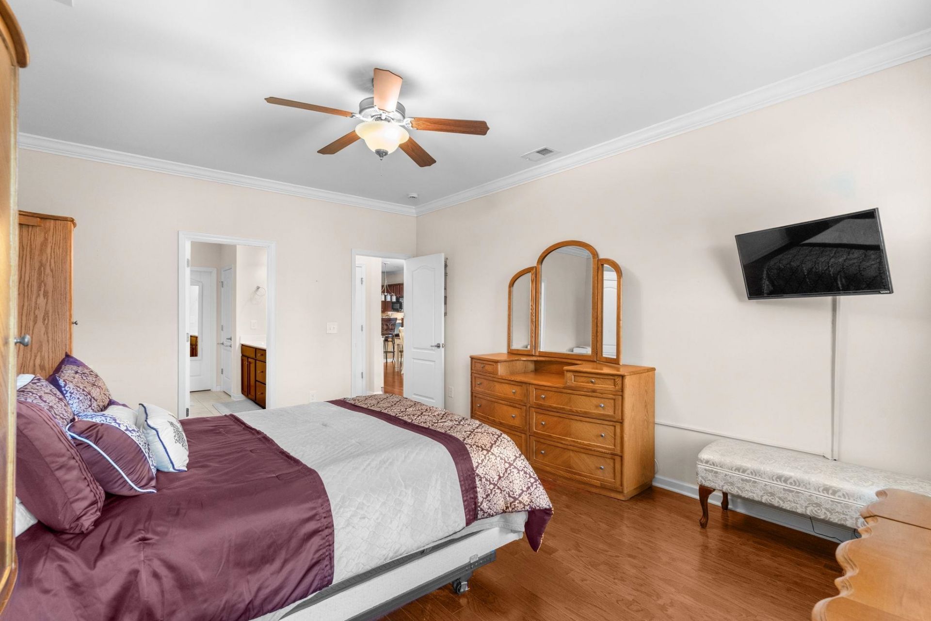 710 Pickering Dr. Photo 32