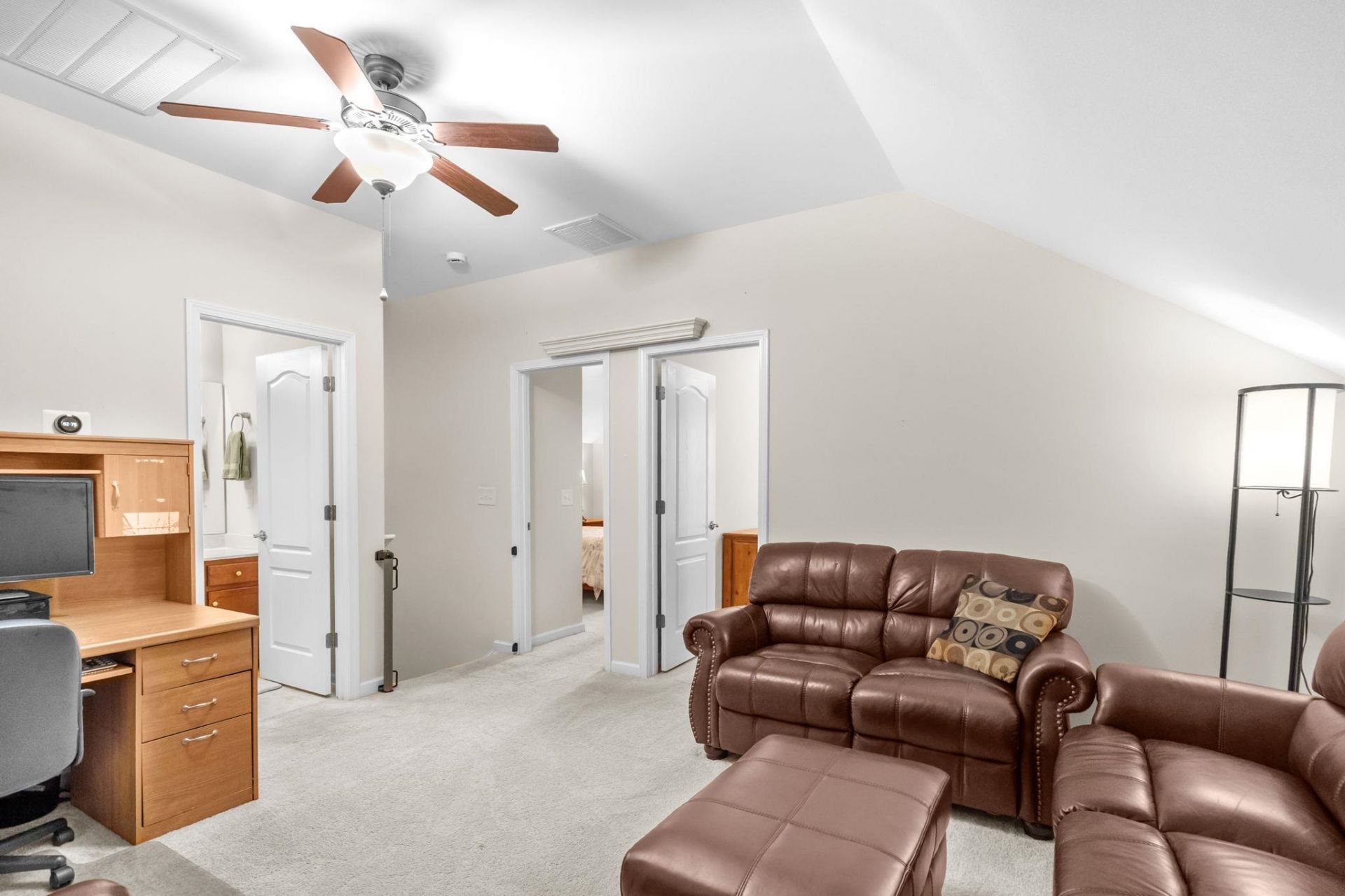 710 Pickering Dr. Photo 37