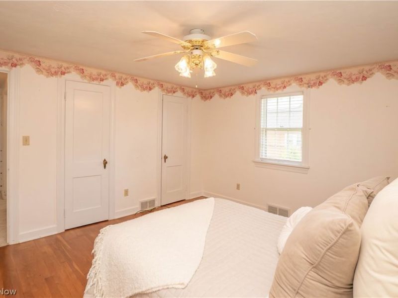 215 Lake Avenue NE, Hartville, OH 44632 Photo 28