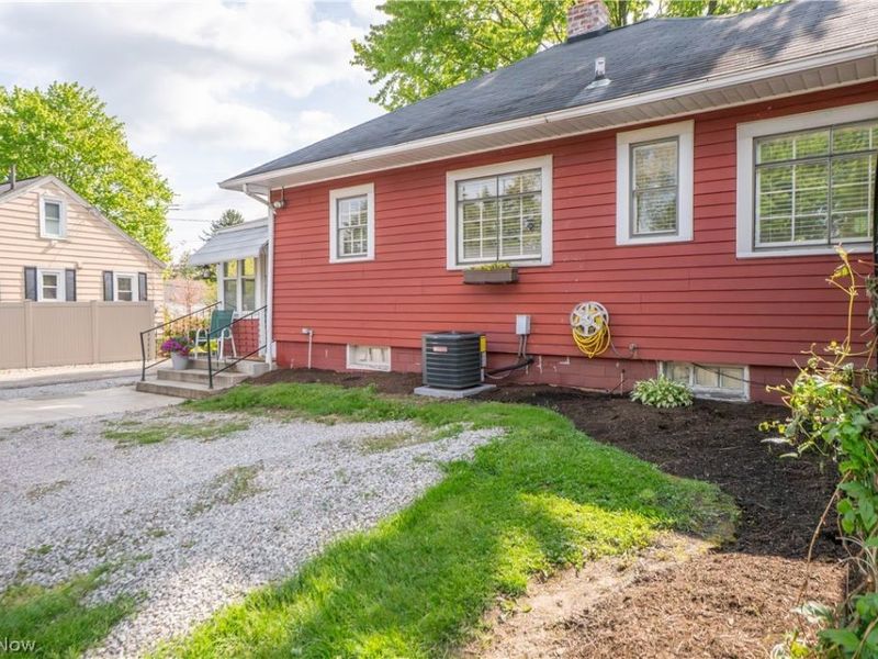215 Lake Avenue NE, Hartville, OH 44632 Photo 41
