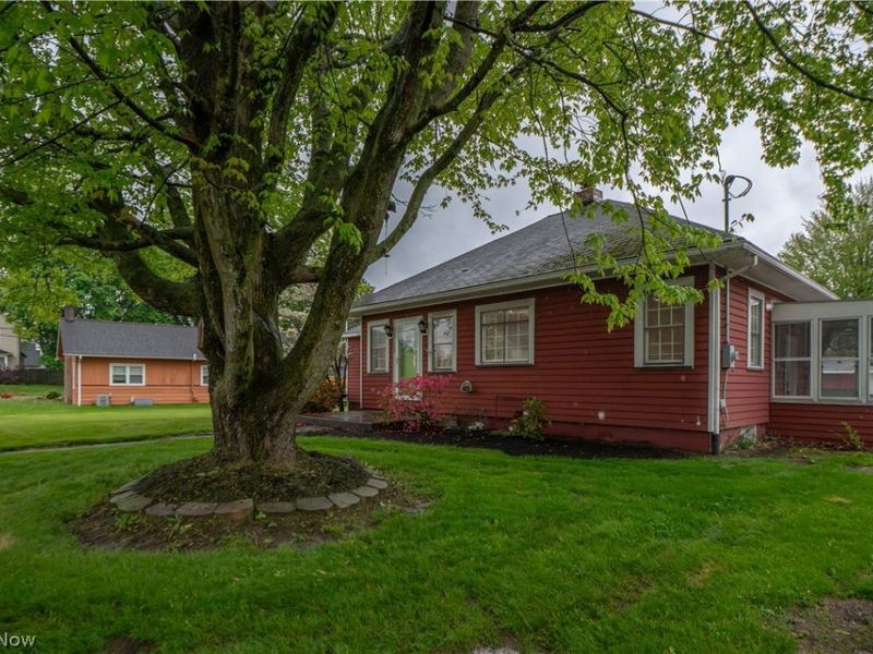 215 Lake Avenue NE, Hartville, OH 44632 Photo 43