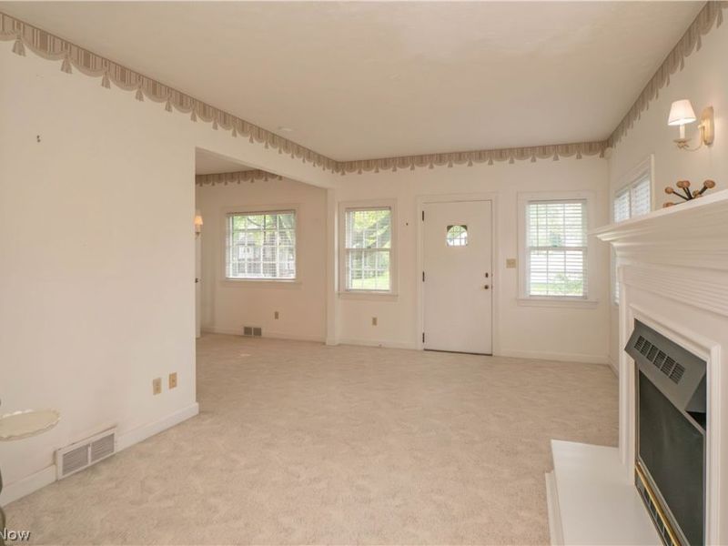 215 Lake Avenue NE, Hartville, OH 44632 Photo 7