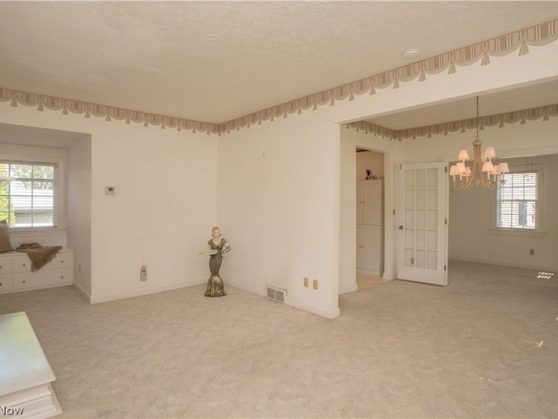 215 Lake Avenue NE, Hartville, OH 44632 Photo 9