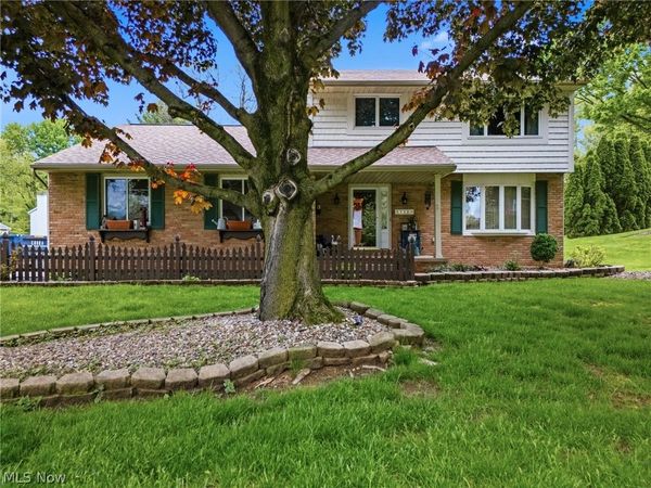5133 Seaview Circle NW, Canton, OH 44708