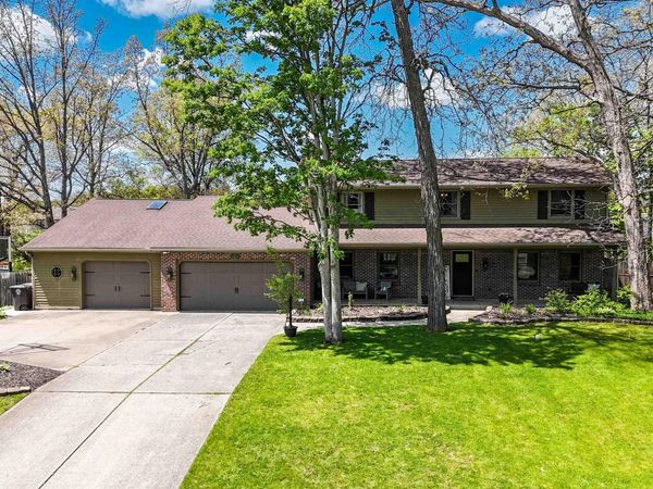 8209 Manor Drive, Fort Wayne, IN 46825