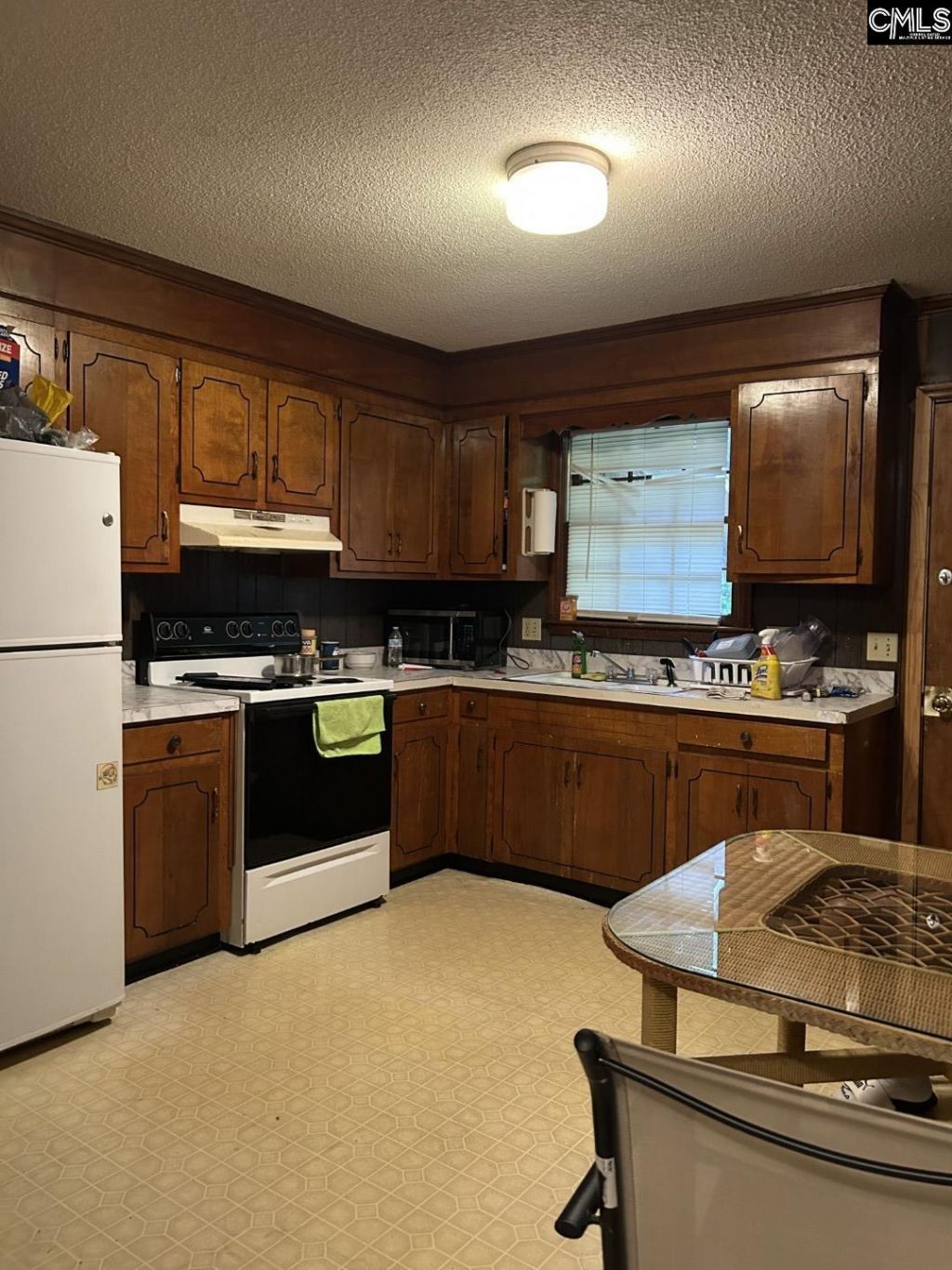 2005 Apple Valley Road Photo 14