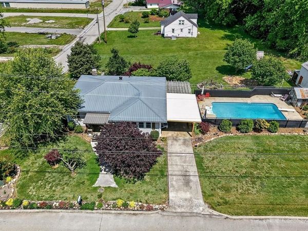 403 Daugherty St., Livingston, TN 38570