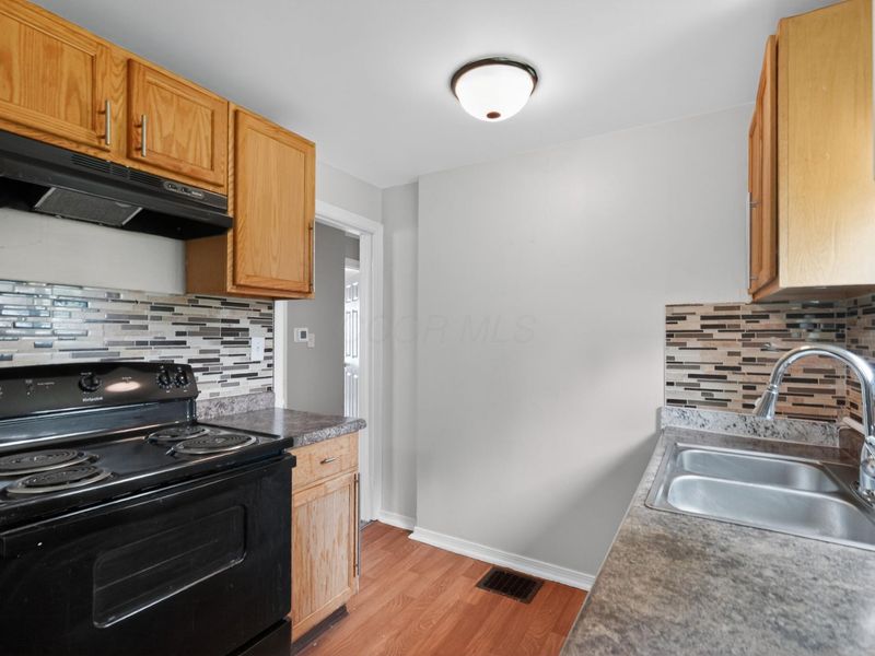 2468 Mcguffey Road , Columbus, OH 43211 Photo 16