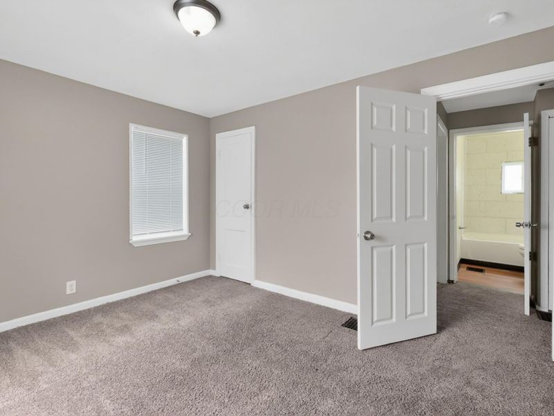 2468 Mcguffey Road , Columbus, OH 43211 Photo 17
