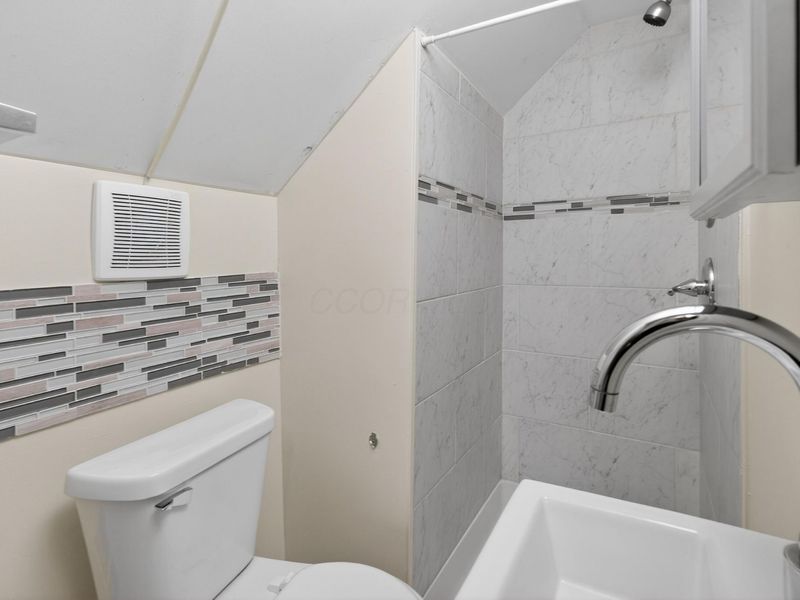2468 Mcguffey Road , Columbus, OH 43211 Photo 20