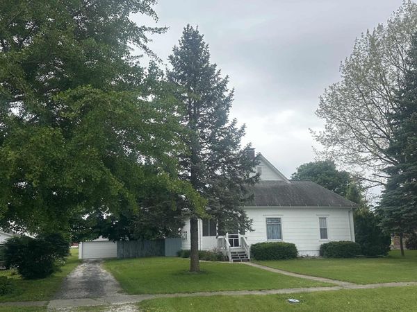 1102 HAYES Street, Golden, IL 62339