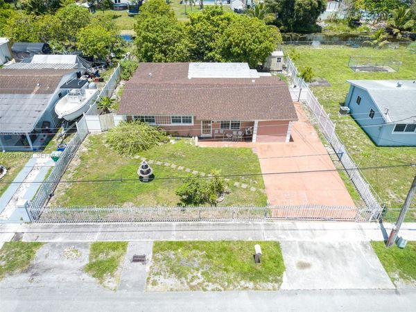 18010 NW 48th Ct, Miami Gardens, FL 33055