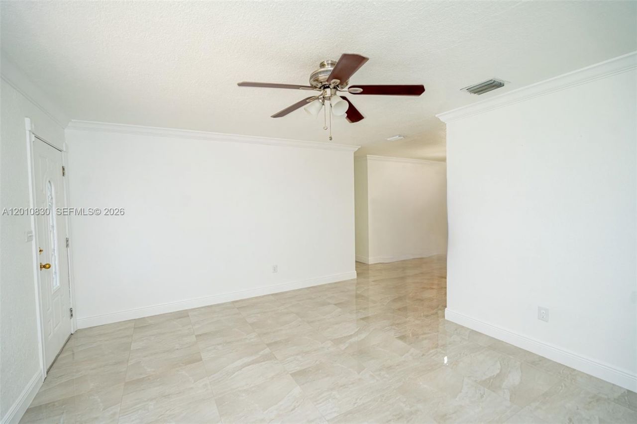 18010 NW 48th Ct, Miami Gardens, FL 33055 Photo