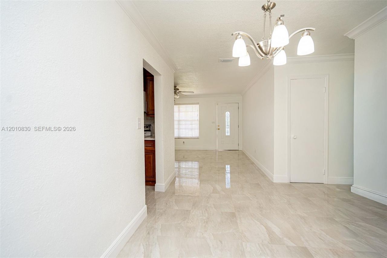 18010 NW 48th Ct, Miami Gardens, FL 33055 Photo